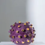 Spere Vase Aubergine w Golden Cilinders