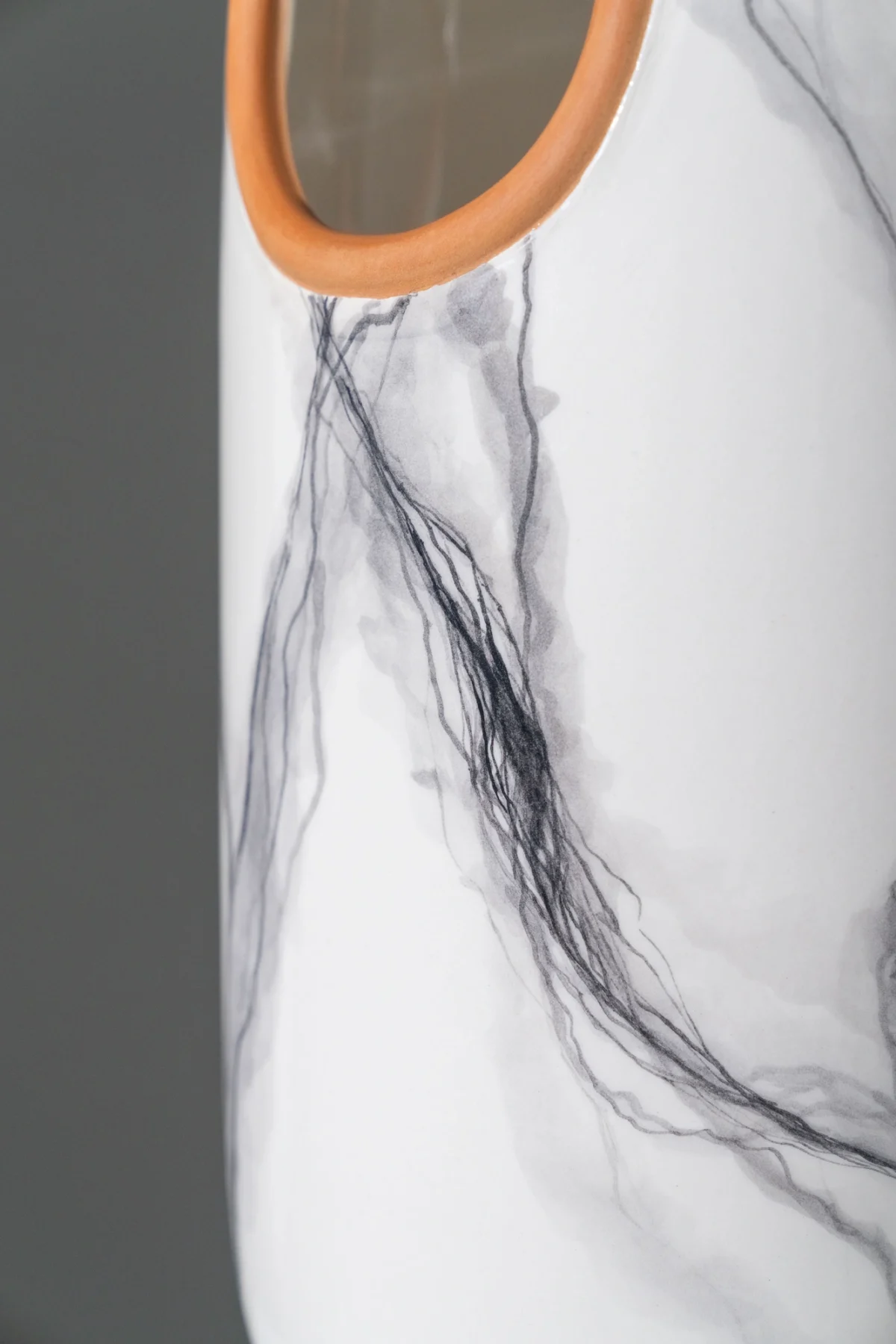 White Vase Carrara- Terracotta - Image 4