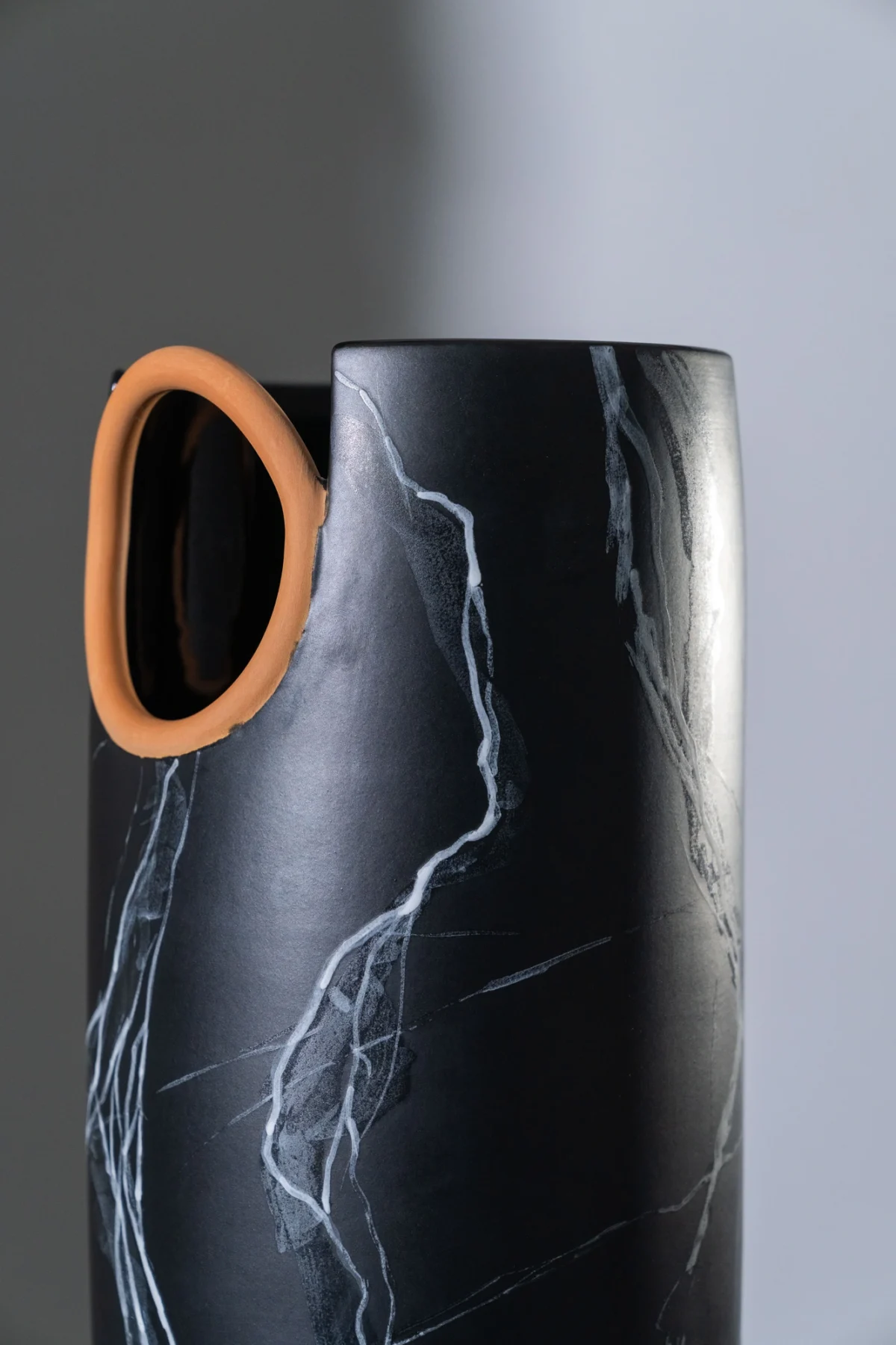 Black Vase Portoro - Terracotta - Image 2