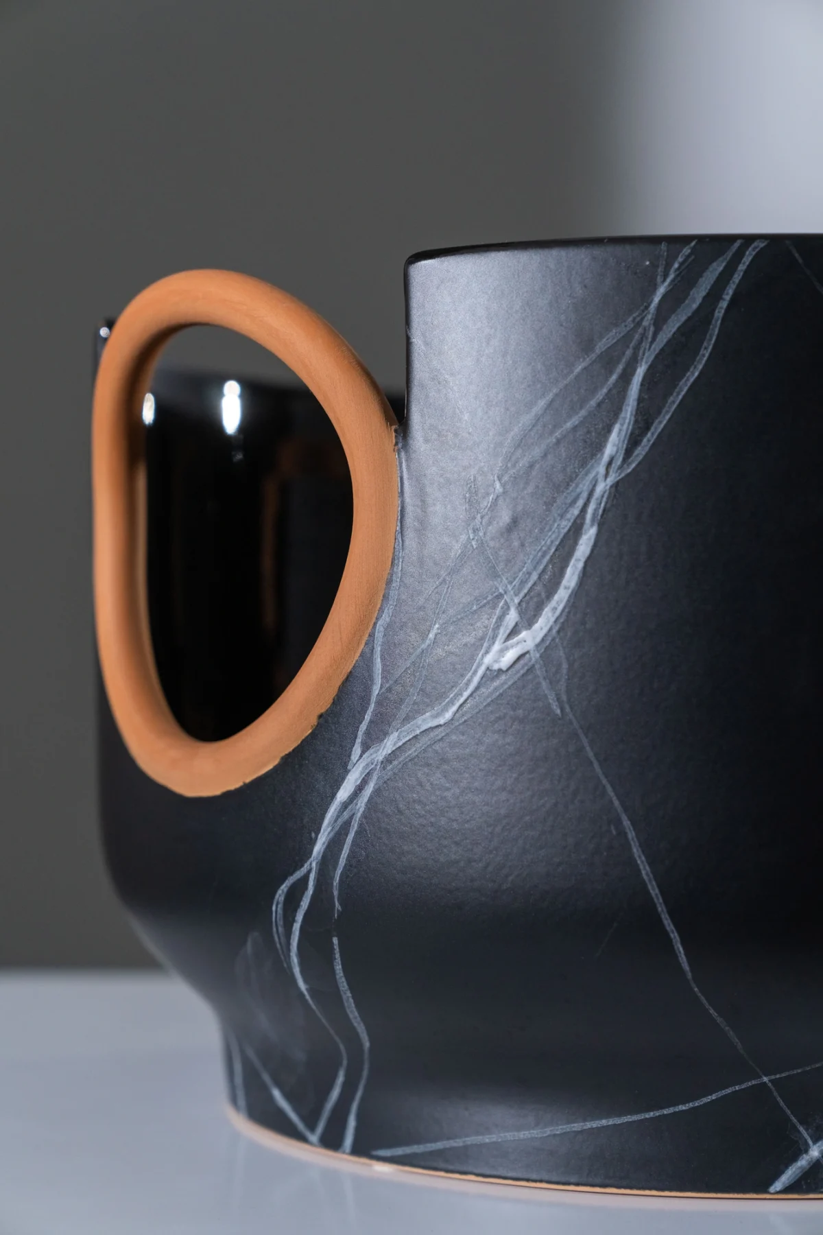 Black Vase Portoro - Terracota - Image 2