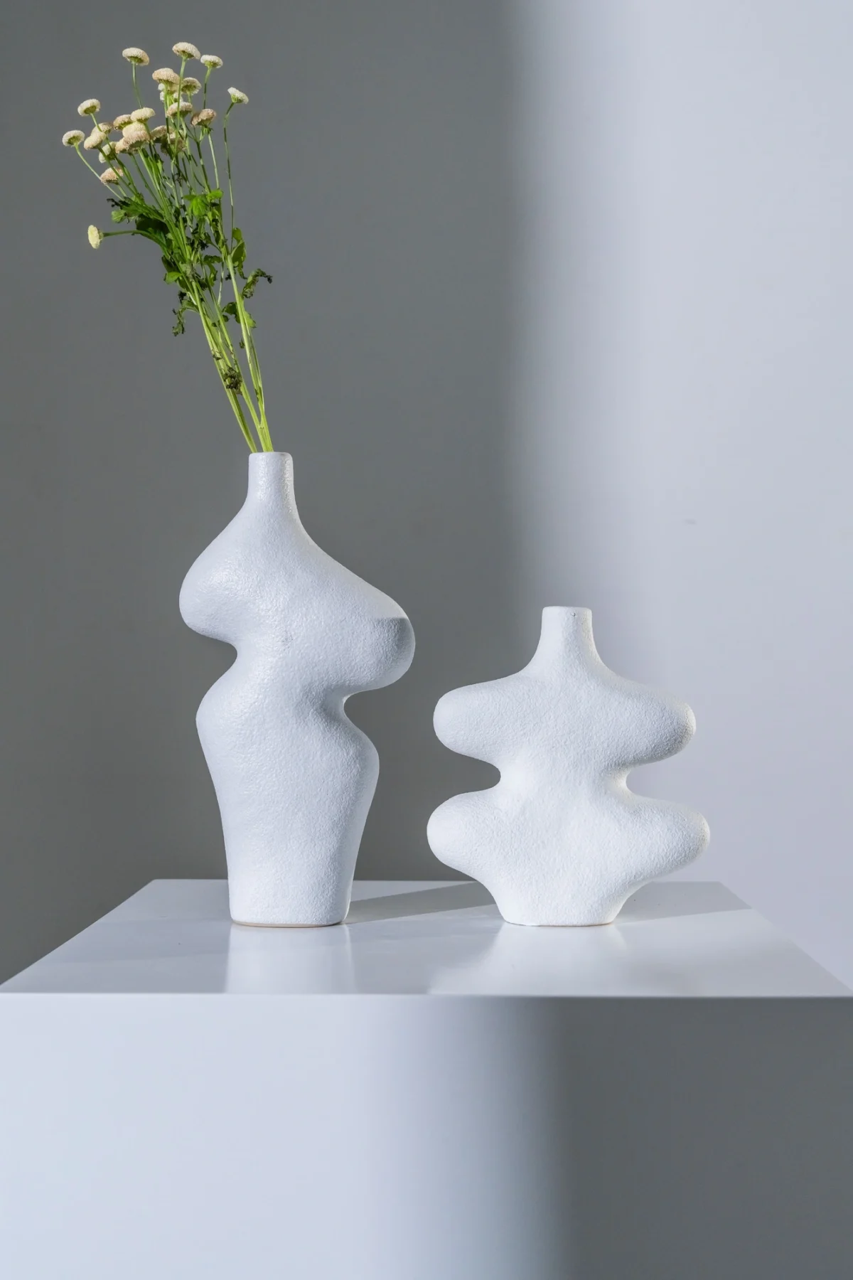 VASE TWISTED STONEWARE WHITE - Image 2