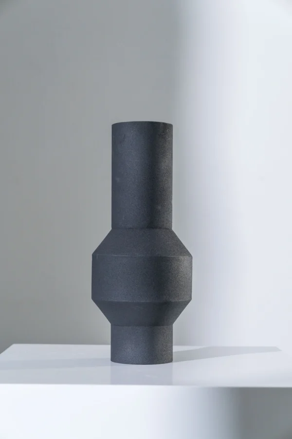 VASE 	POWDER	 COATED 	IRON  Black