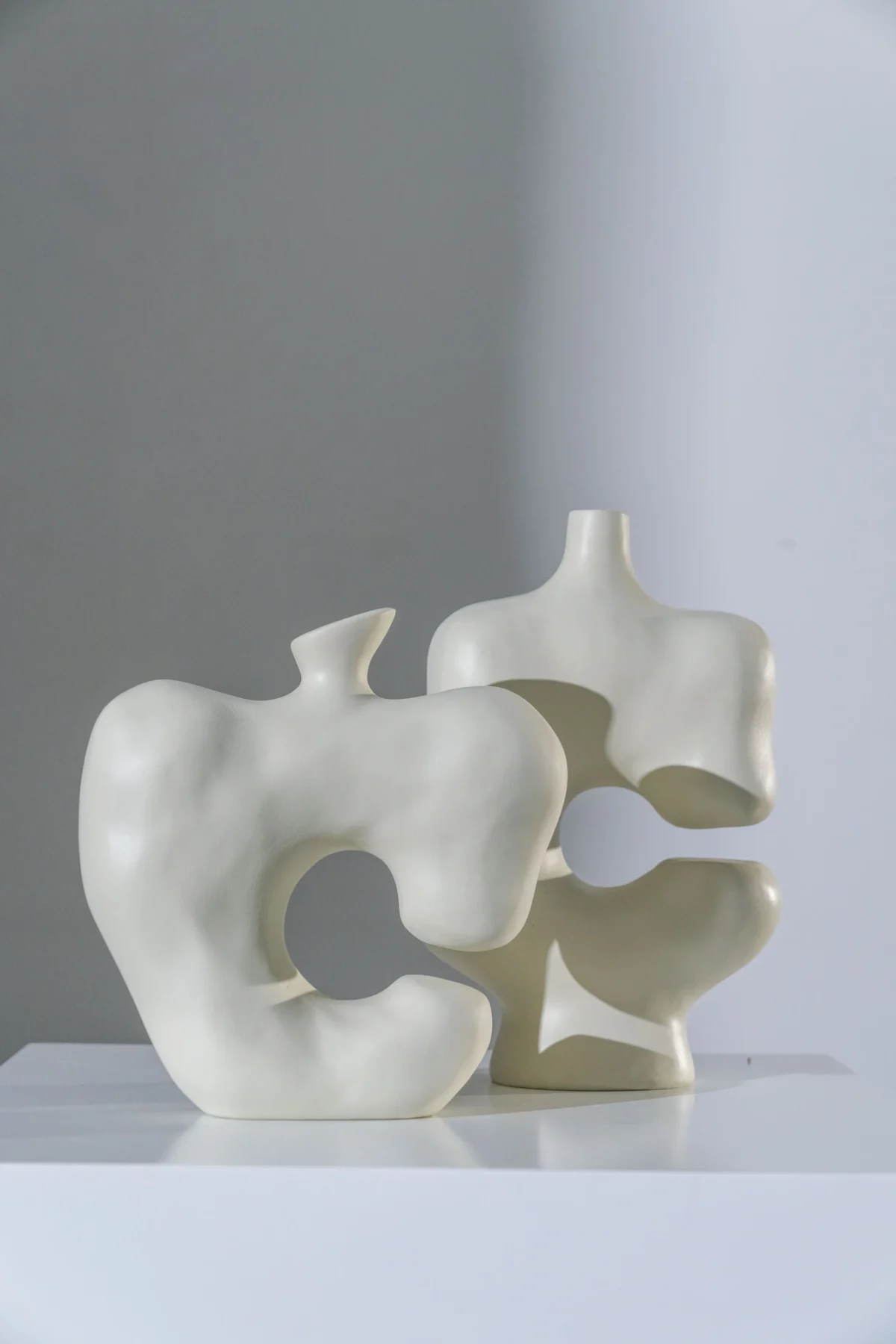 Vase Irregular Polyresin Ivory - Image 3