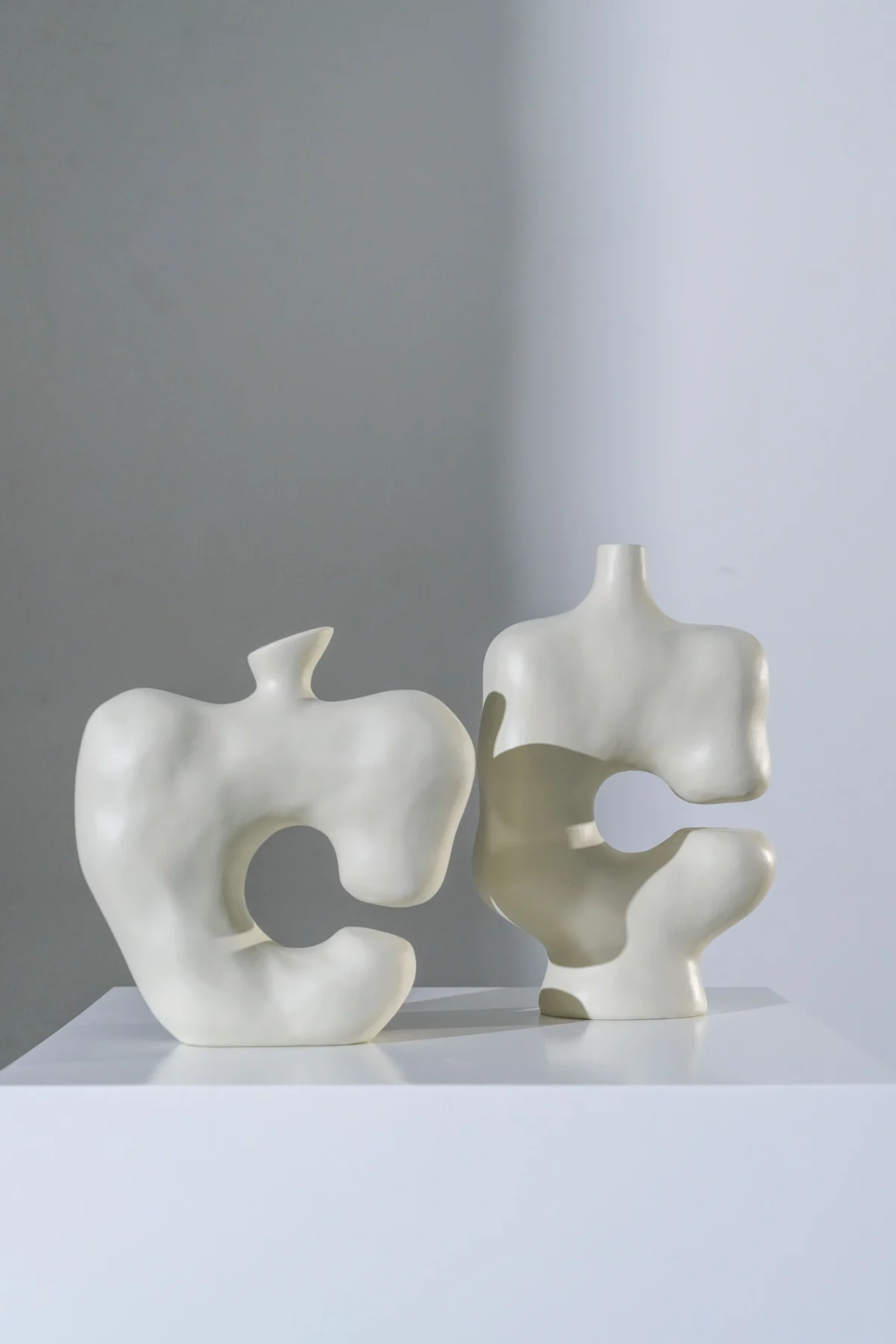 Vase Irregular Polyresin Ivory - Image 2