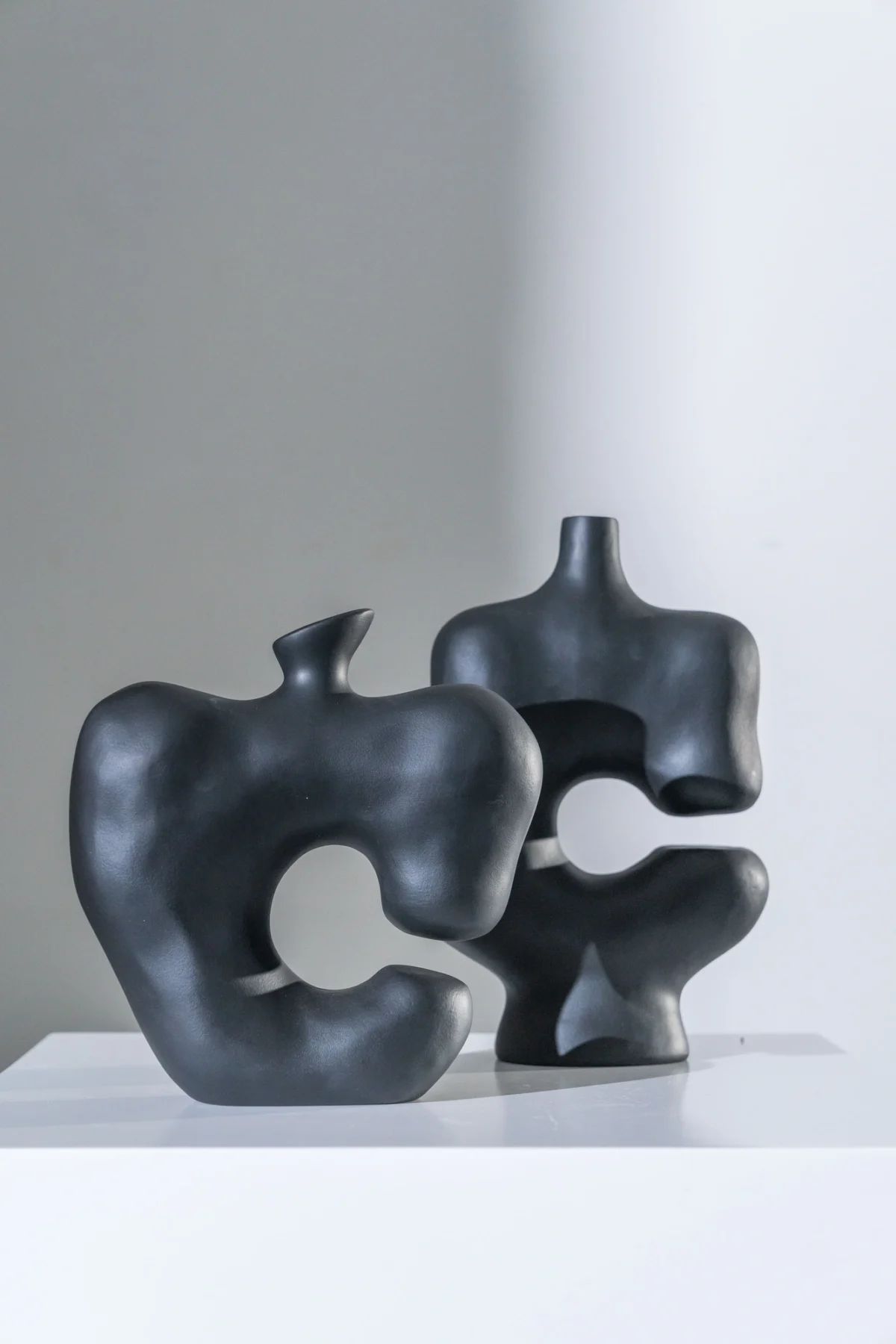 Vase Irregular Polyresin Black - Image 2