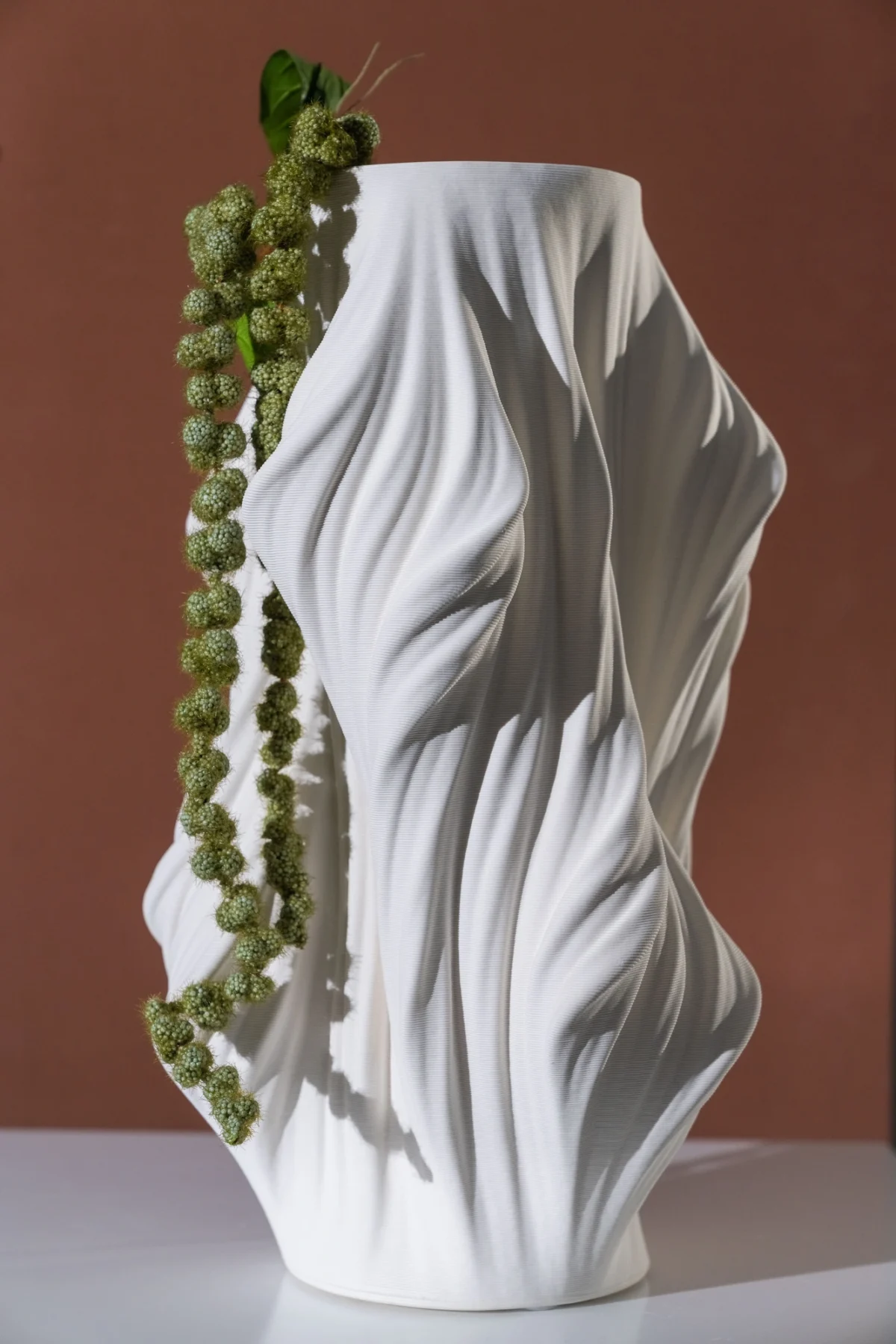 Ceramic printed draped vase white 23*23*40 cm - Image 2