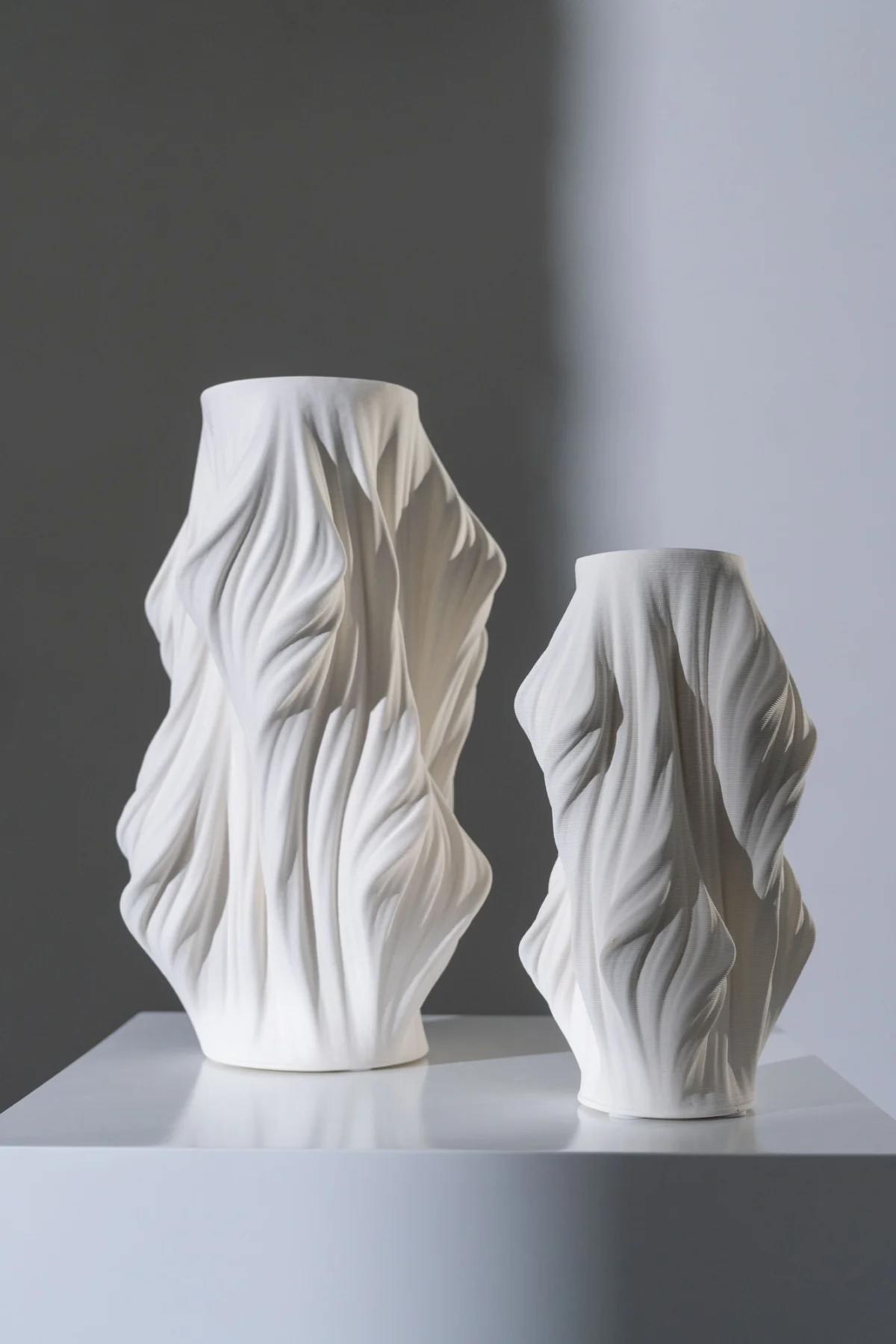 Ceramic printed draped vase white 23*23*40 cm - Image 4