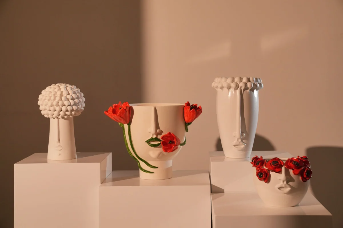 La scatola PIGNA IN BIANCO 
PINE IN WHITE ORNAMENTAL CERAMIC VASE - Image 2