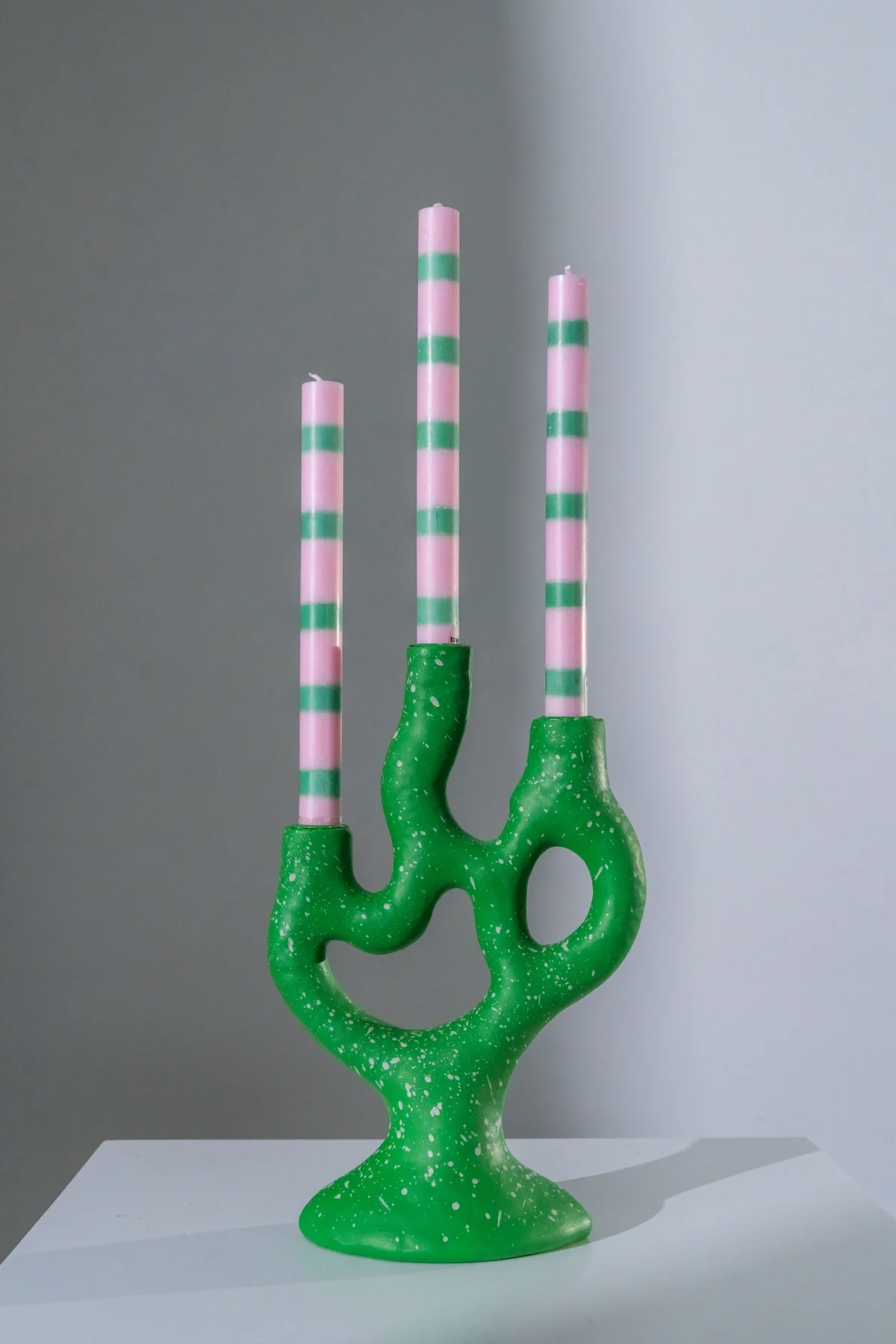 Candle Stick Organic Polyresin Green 15*10*30 cm - Image 2