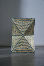 Table nacre Jaune/Bleu  35*35*50 cm