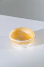 HUCOS, Transparant Light Brown White Swirl Resin, Round Serving Bowl, 4"D x 1.5"H MSq