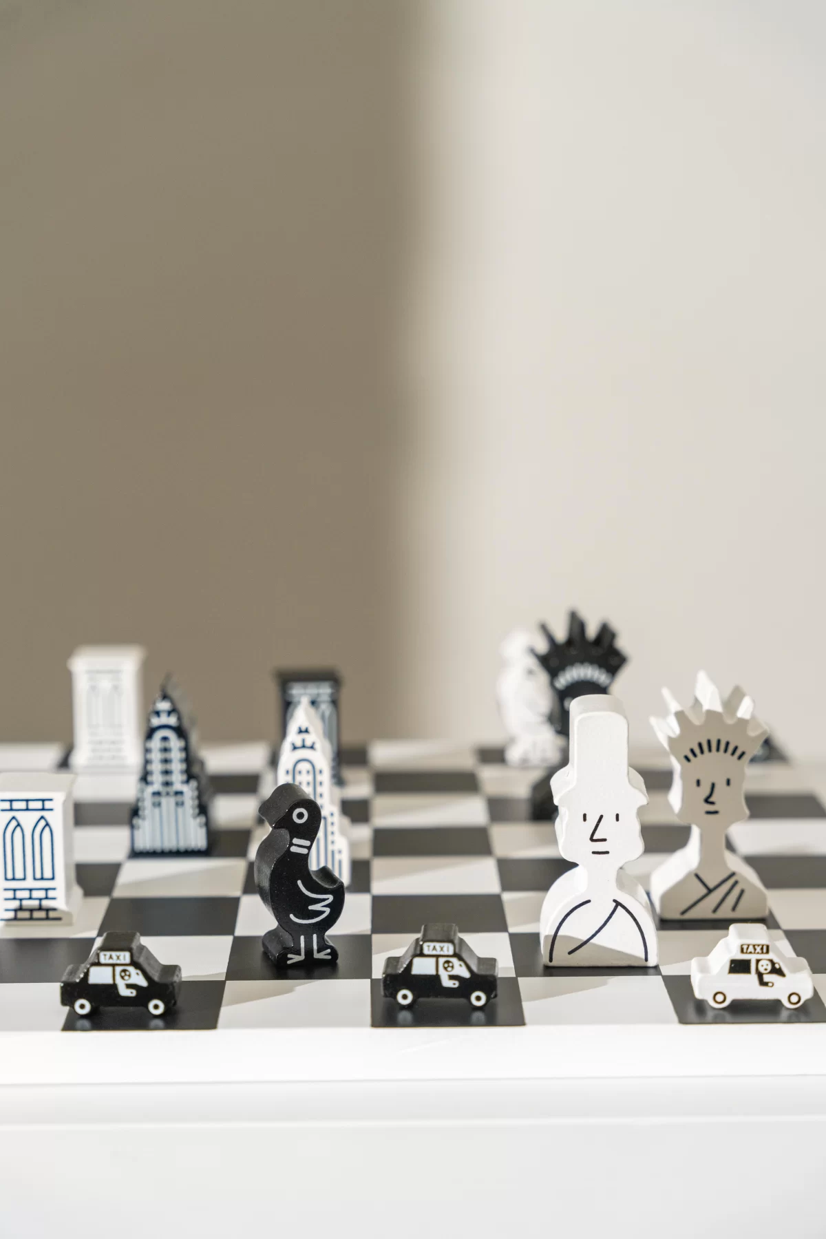 CHESS NYC - THE NEW YORKER X PRINTWORKS 34x34x5 - Image 2