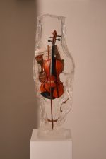 Sculpture en plexi "Violon Marron et Bronze" by Tordjmann