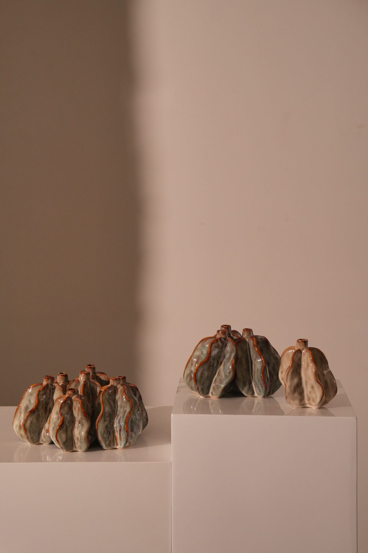 Ceramic pod vase gray-brown
d12,5;h14,5cm a12,5cm;b8cm;h14,5cm - Image 4