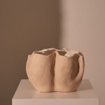 Ceramic pod pot grey d33,5;h22,5cm
a33,5cm;b21cm;h22,5cm