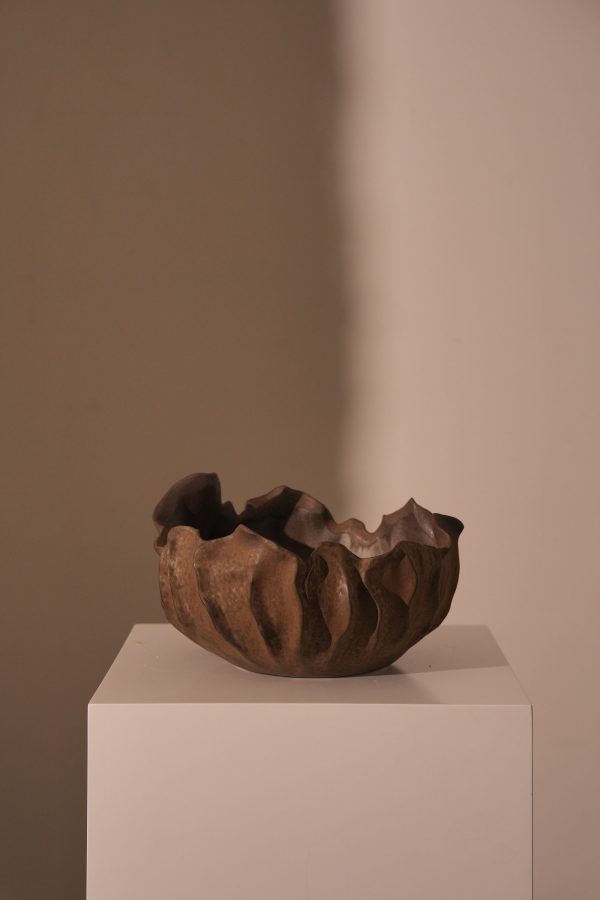 Porcelain leaf vase rusty brown
d34;h21cm