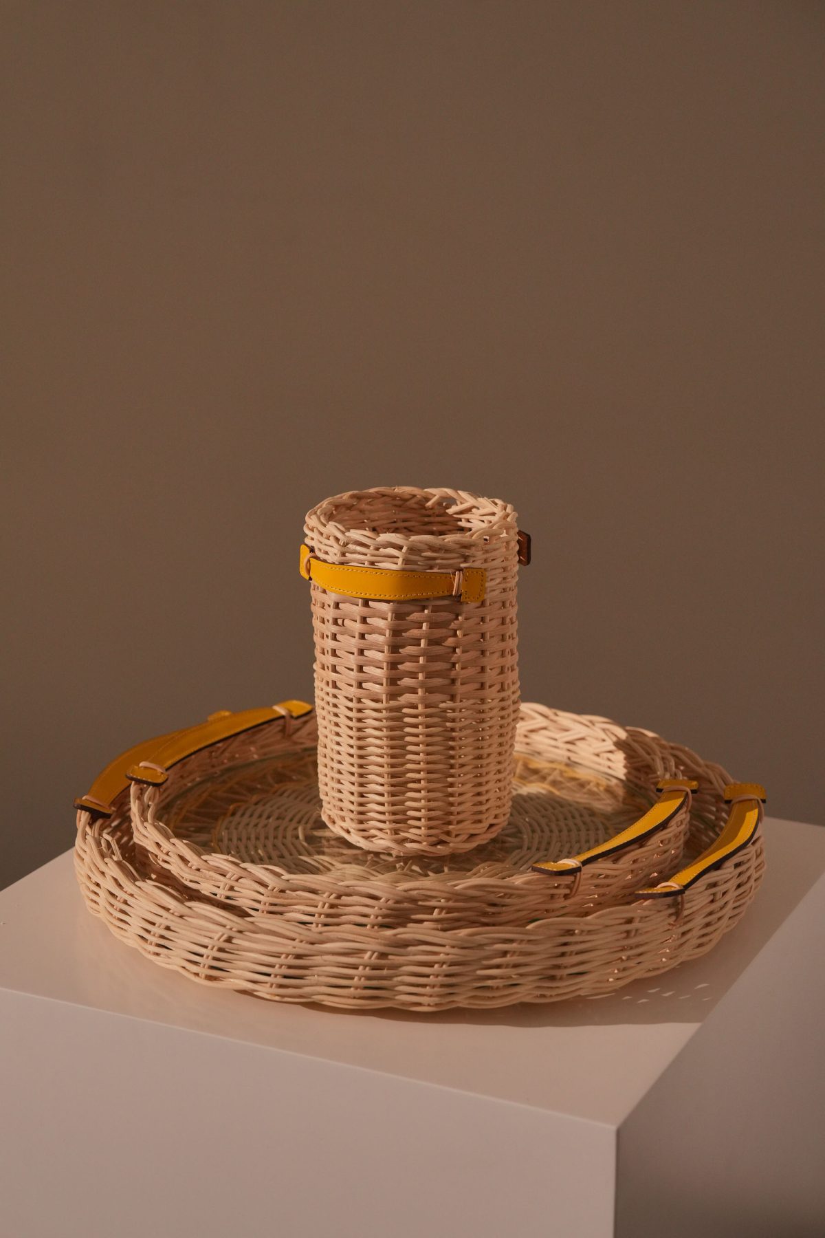 Round Tray – Yellow Leather Handle - Image 2